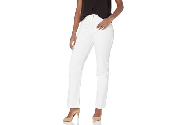 Midnight styling check: atmospheric street vibes  — Gloria Vanderbilt Women's Classic Tapered Amanda Jeans