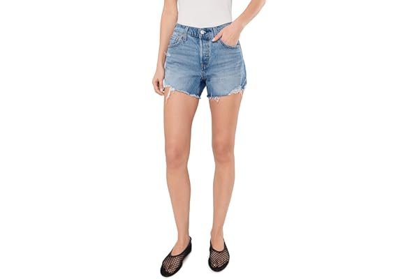Late night fit diaries: cozy and edgy Amazon outfits — Levi's Women's 501® Curve Short