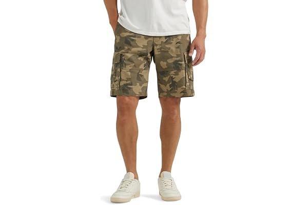 Quick elevator OOTD: No golden hour needed when the lighting hits  — Lee Men's Extreme Motion Carolina Cargo Short