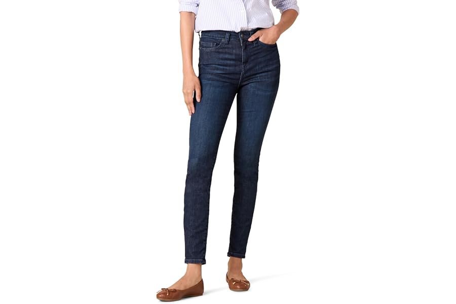 Finding the perfect balance with Lightweight T-Shirt under the late-night sun — Amazon Essentials Women's High-Rise Skinny Jeans with Stretch, 5-Pocket Styling, 3 Inseam Lengths - Discontinued Colors