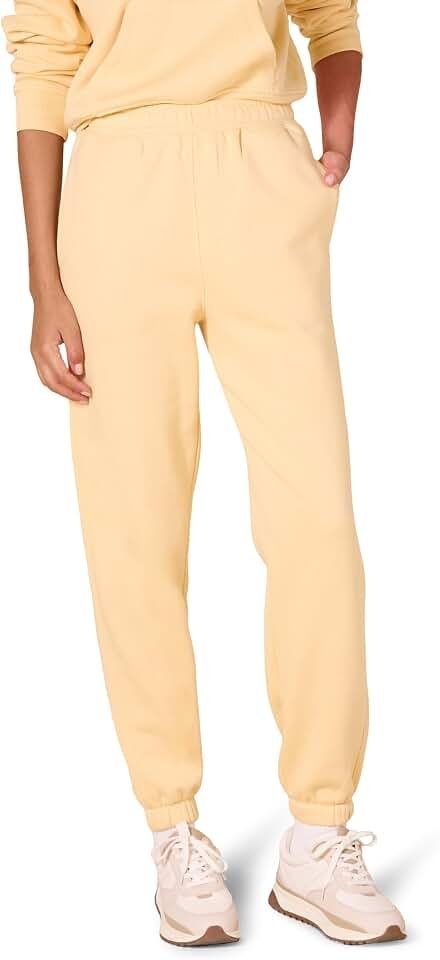 Top and Relaxed High Waist Joggers: A visual study in effortless proportions — Amazon Essentials Womens Relaxed High Waist Joggers (Available in Plus Size)