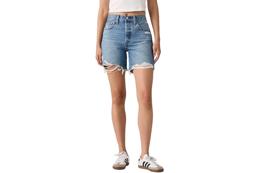 How Bodysuit instantly elevated a five-minute everyday look — Levi's Womens 501® Mid-Thigh Shorts